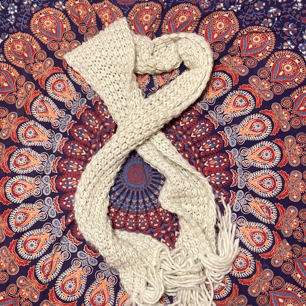 White wool scarf
